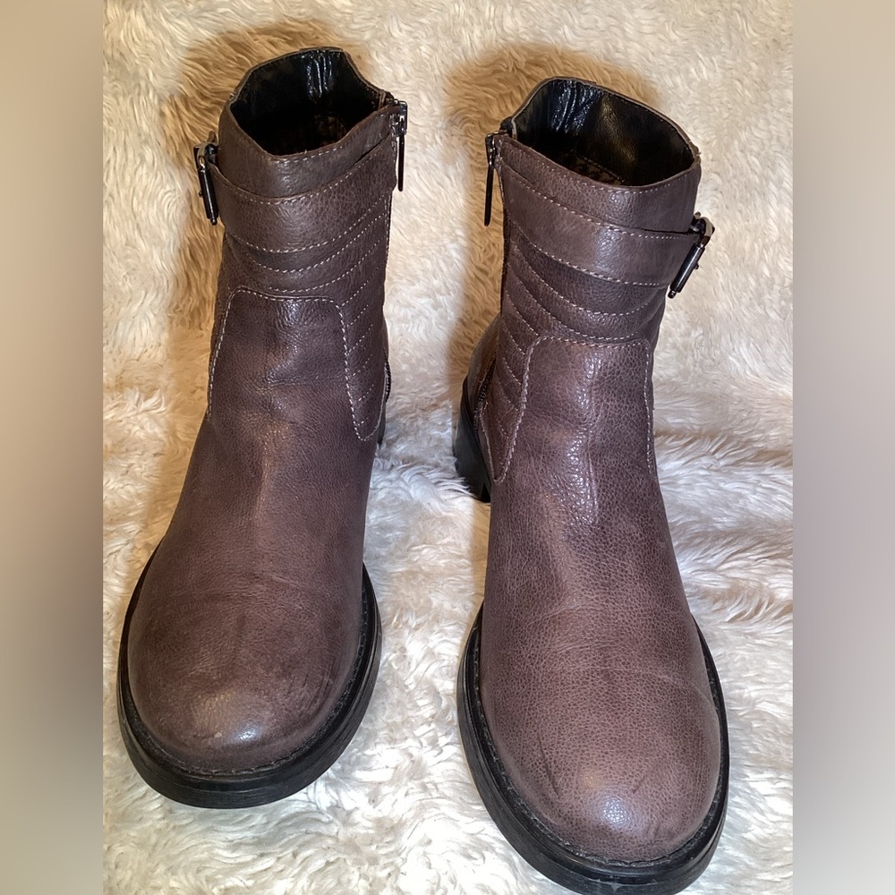 Aquatalia Women's  Tan Leather Ankle Buckle Moto boots made in Italy size 10.5